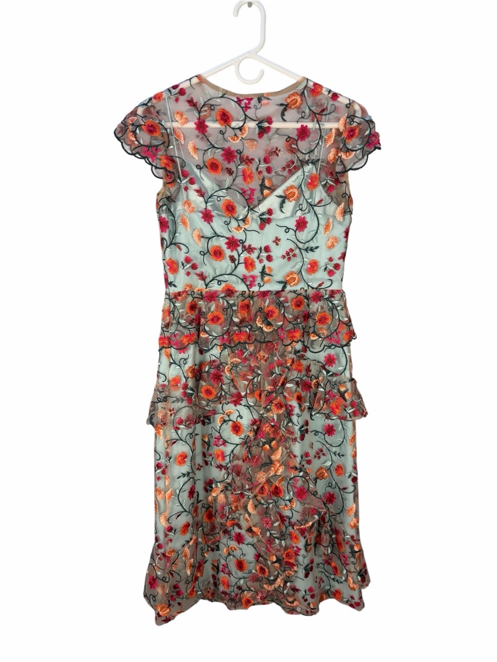 ML Monique Lhuillier Garden Party Embroidered Dress size 6